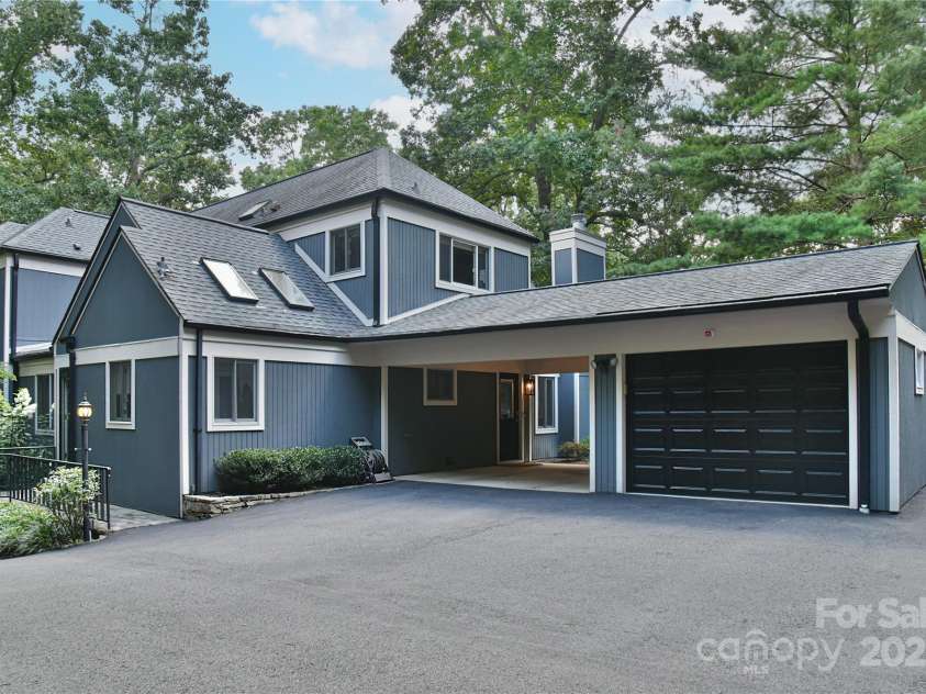 409 North Fork Road, Black Mountain, NC 28711.  MLS# CAR4284708, YatesRealty ID 29252. 