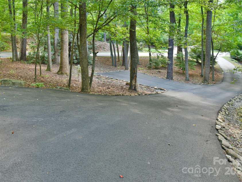 409 North Fork Road, Black Mountain, NC 28711.  MLS# CAR4284708, YatesRealty ID 29252. 