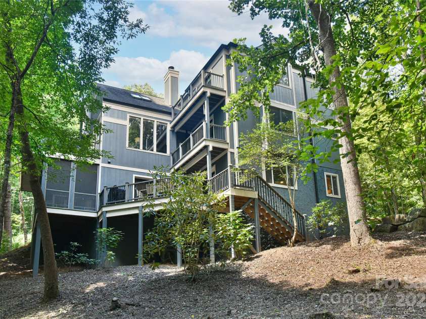 409 North Fork Road, Black Mountain, NC 28711.  MLS# CAR4284708, YatesRealty ID 29252. 