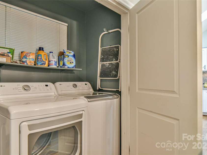 409 North Fork Road, Black Mountain, NC 28711.  MLS# CAR4284708, YatesRealty ID 29252. Conveniently located laundry off the kitchen.