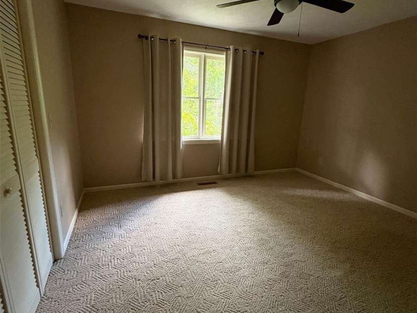 203 Haywood Knolls Drive, Hendersonville, NC 28791.  MLS# CAR4287277, YatesRealty ID 29253. 