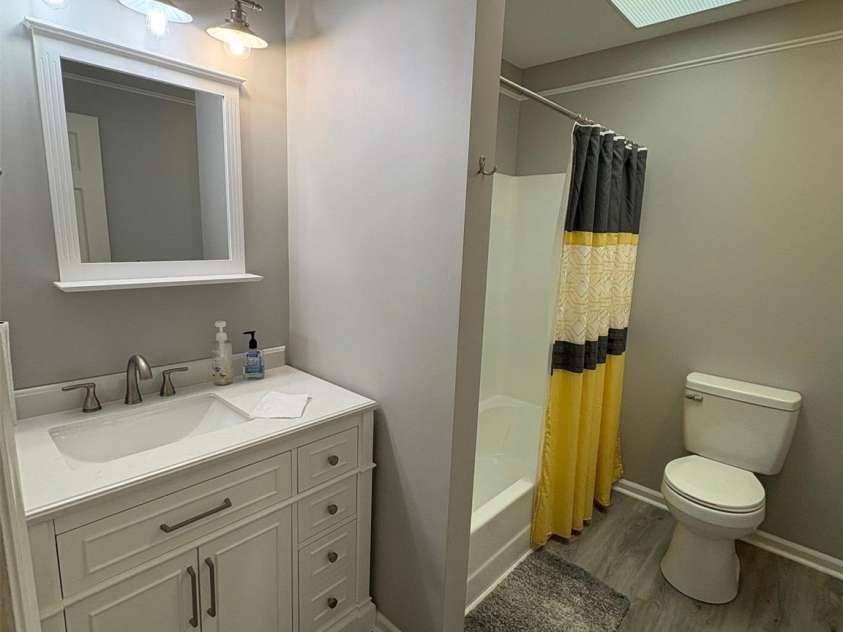 203 Haywood Knolls Drive, Hendersonville, NC 28791.  MLS# CAR4287277, YatesRealty ID 29253. 