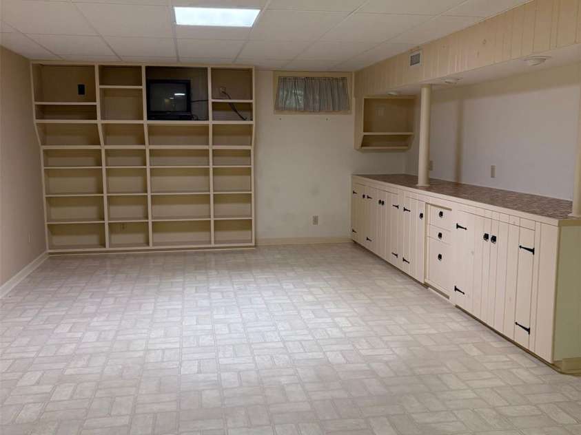 203 Haywood Knolls Drive, Hendersonville, NC 28791.  MLS# CAR4287277, YatesRealty ID 29253. 