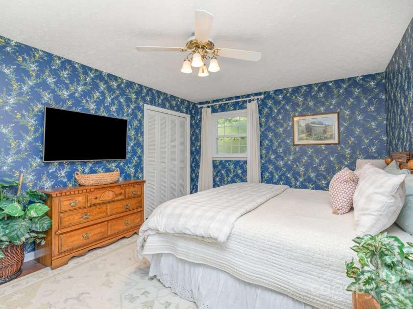 1218 Westwood Drive, Shelby, NC 28152.  MLS# CAR4286529, YatesRealty ID 29255. 