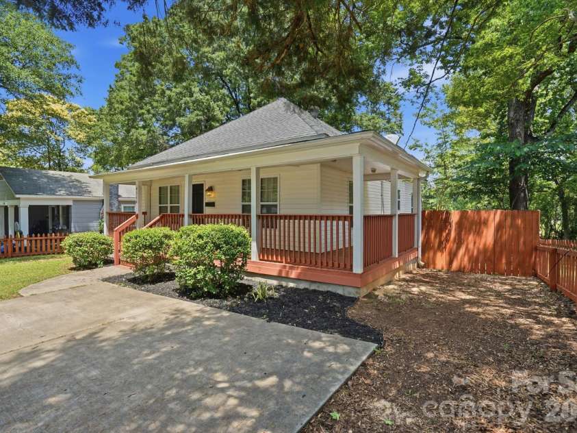 4514 Wildwood Avenue, Charlotte, NC 28208.  MLS# CAR4391328, YatesRealty ID 29255. 