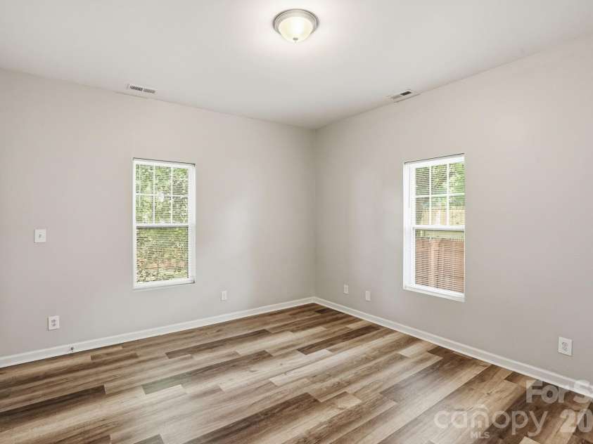 4514 Wildwood Avenue, Charlotte, NC 28208.  MLS# CAR4391328, YatesRealty ID 29255. 