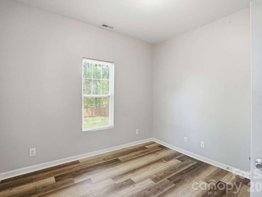 4514 Wildwood Avenue, Charlotte, NC 28208.  MLS# CAR4391328, YatesRealty ID 29255. 