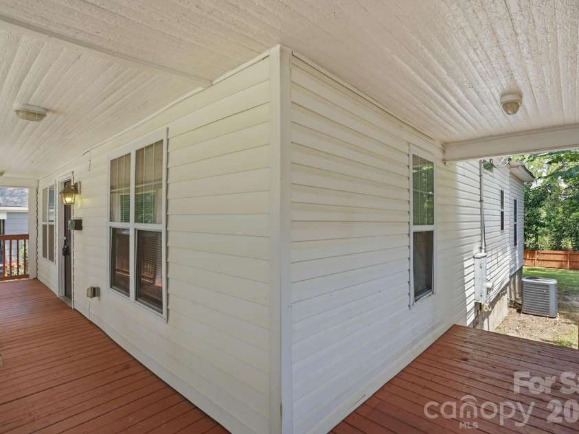 4514 Wildwood Avenue, Charlotte, NC 28208.  MLS# CAR4391328, YatesRealty ID 29255. 