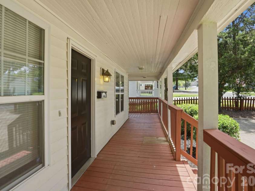 4514 Wildwood Avenue, Charlotte, NC 28208.  MLS# CAR4391328, YatesRealty ID 29255. 