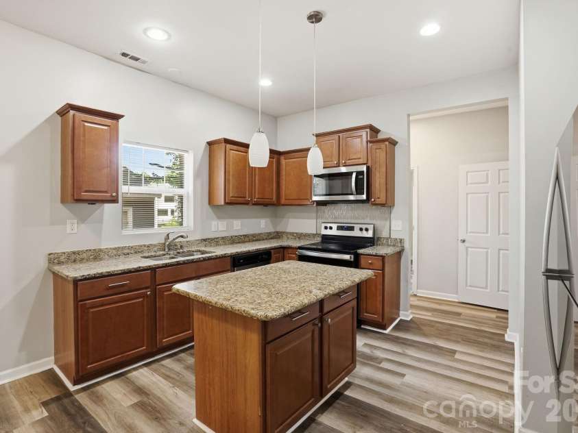 4514 Wildwood Avenue, Charlotte, NC 28208.  MLS# CAR4391328, YatesRealty ID 29255. 