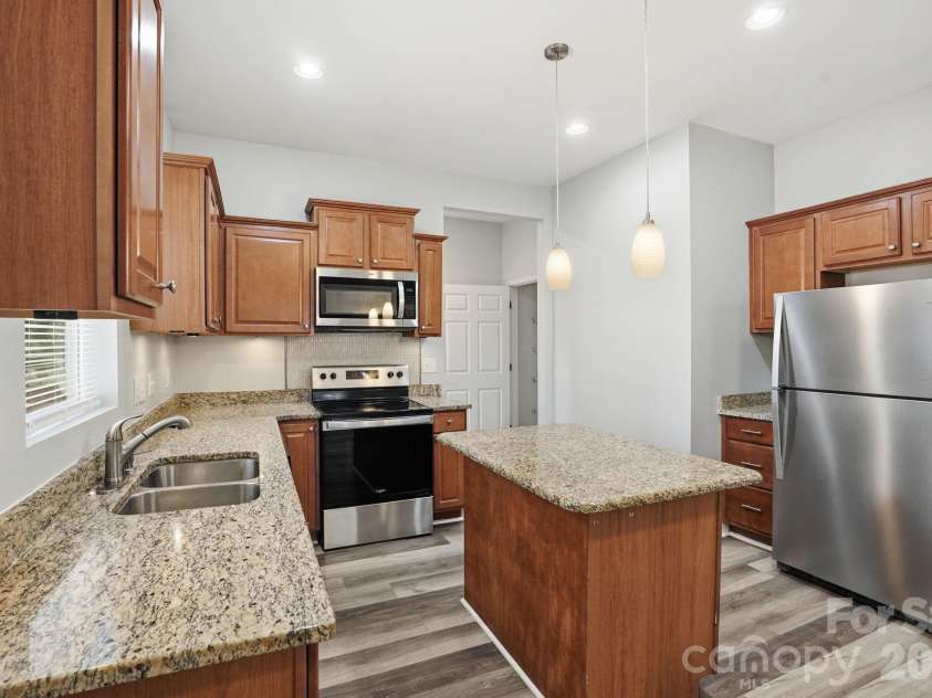 4514 Wildwood Avenue, Charlotte, NC 28208.  MLS# CAR4391328, YatesRealty ID 29255. 