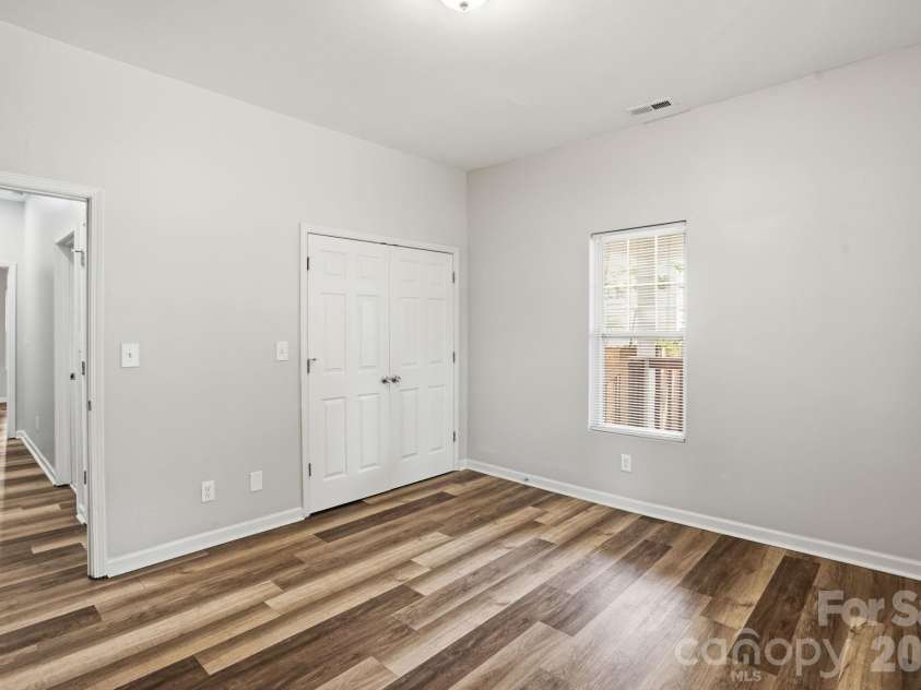 4514 Wildwood Avenue, Charlotte, NC 28208.  MLS# CAR4391328, YatesRealty ID 29255. 