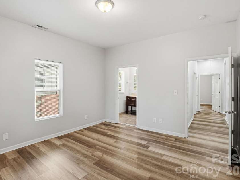 4514 Wildwood Avenue, Charlotte, NC 28208.  MLS# CAR4391328, YatesRealty ID 29255. 
