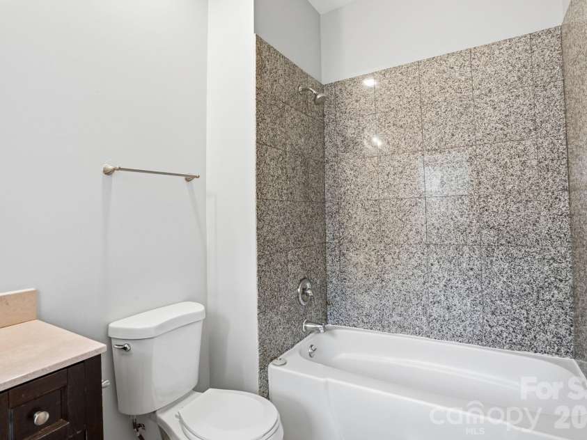 4514 Wildwood Avenue, Charlotte, NC 28208.  MLS# CAR4391328, YatesRealty ID 29255. 