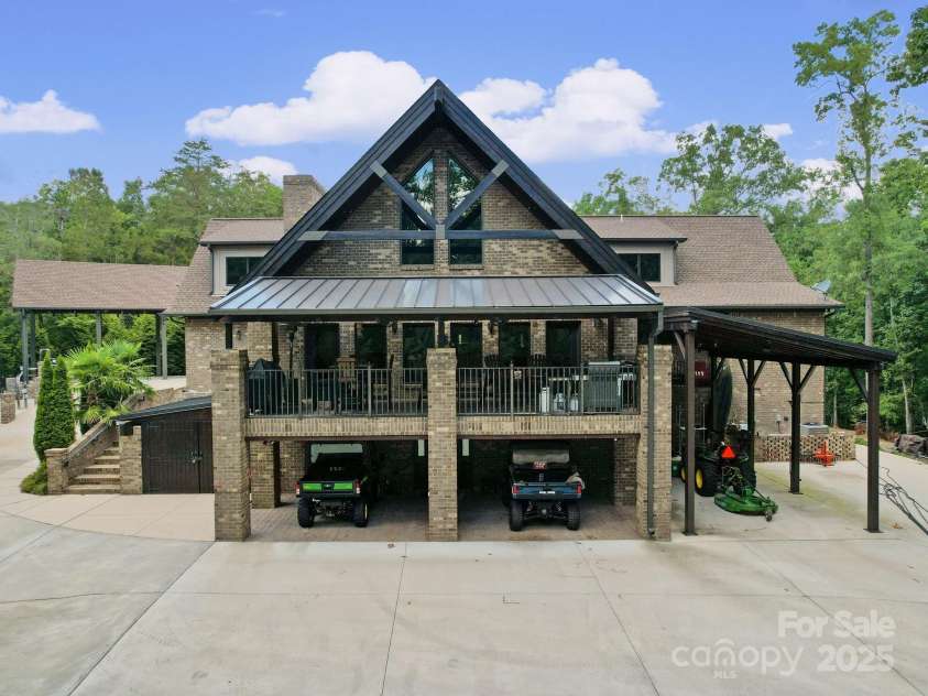 6153 Barclay Lane, Clover, SC 29710.  MLS# CAR4287207, YatesRealty ID 29256. 