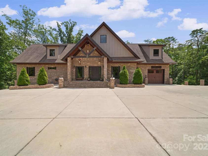 6153 Barclay Lane, Clover, SC 29710.  MLS# CAR4287207, YatesRealty ID 29256. 