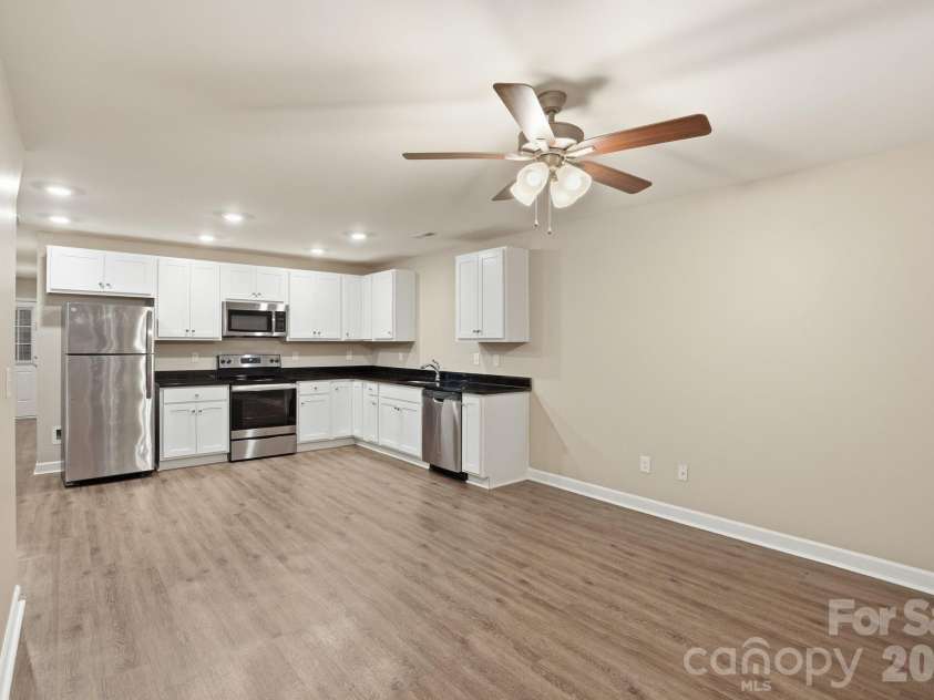 719 Hillside Street, Kannapolis, NC 28083.  MLS# CAR4391327, YatesRealty ID 29256. 