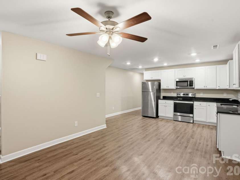 719 Hillside Street, Kannapolis, NC 28083.  MLS# CAR4391327, YatesRealty ID 29256. 