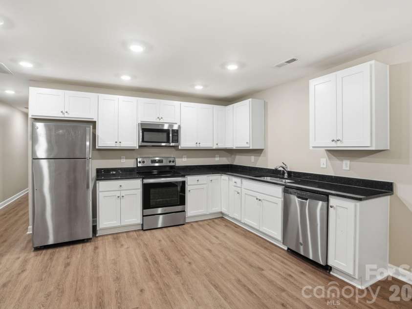 719 Hillside Street, Kannapolis, NC 28083.  MLS# CAR4391327, YatesRealty ID 29256. 