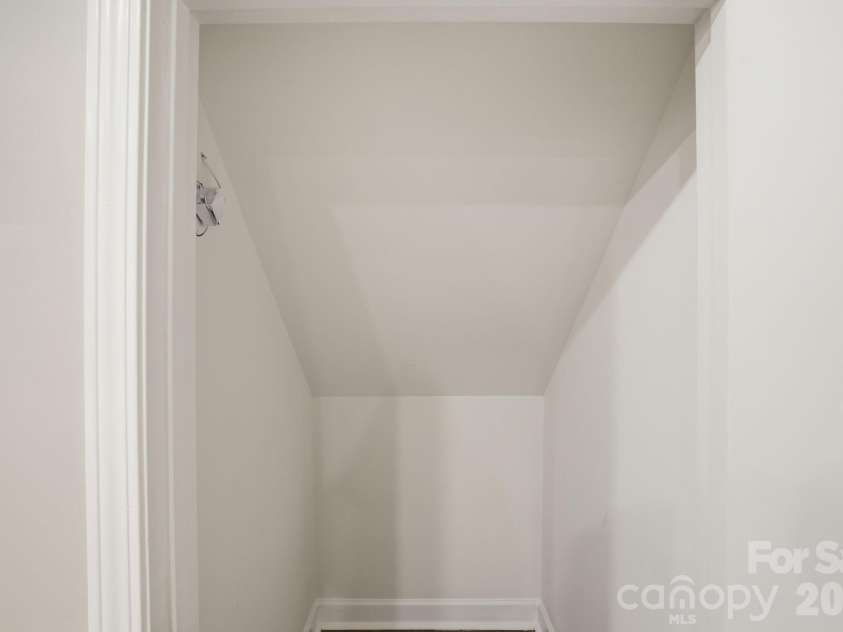 719 Hillside Street, Kannapolis, NC 28083.  MLS# CAR4391327, YatesRealty ID 29256. 