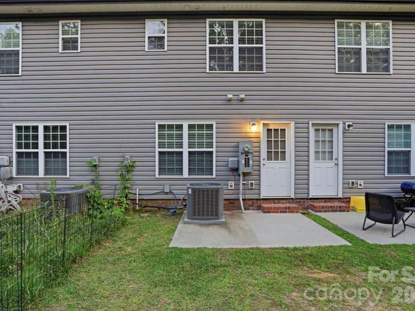719 Hillside Street, Kannapolis, NC 28083.  MLS# CAR4391327, YatesRealty ID 29256. 