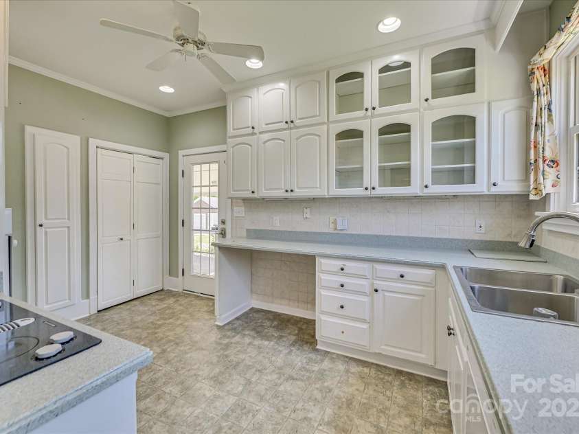 420 Columbia Road, Edgefield, SC 29824.  MLS# CAR4287075, YatesRealty ID 29257. 