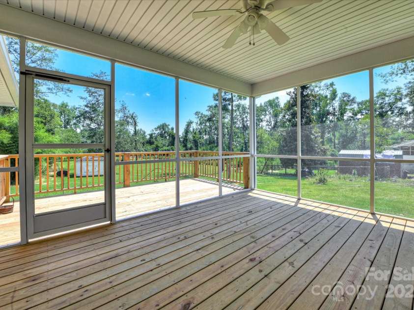 420 Columbia Road, Edgefield, SC 29824.  MLS# CAR4287075, YatesRealty ID 29257. 