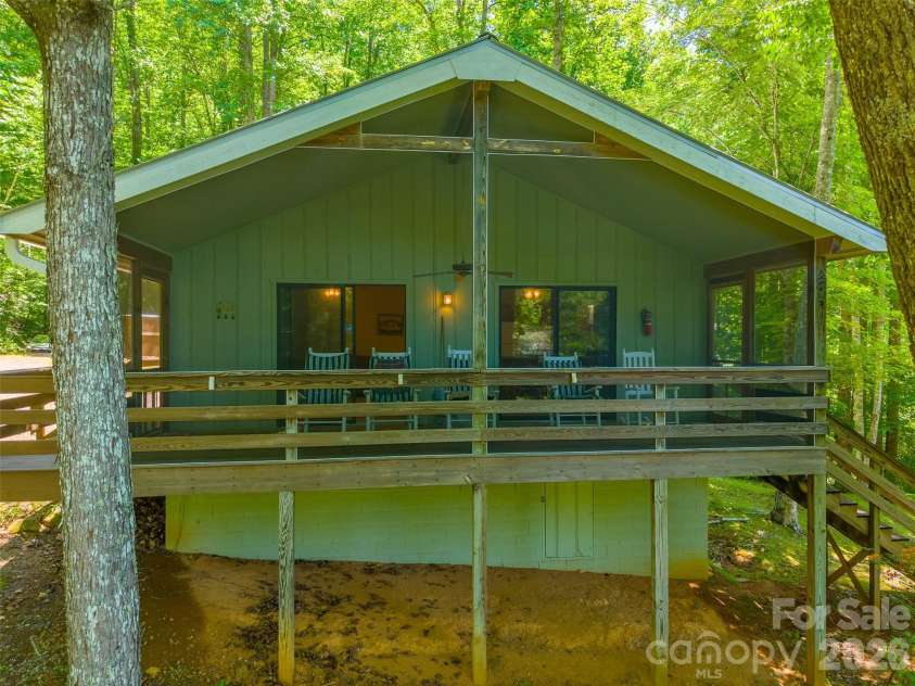 168 Grizzly Ridge, Sylva, NC 28779.  MLS# CAR4387715, YatesRealty ID 29258. 