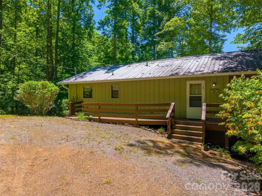 168 Grizzly Ridge, Sylva, NC 28779.  MLS# CAR4387715, YatesRealty ID 29258. 