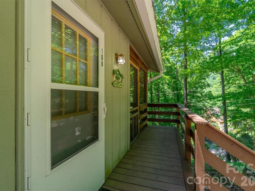 168 Grizzly Ridge, Sylva, NC 28779.  MLS# CAR4387715, YatesRealty ID 29258. 