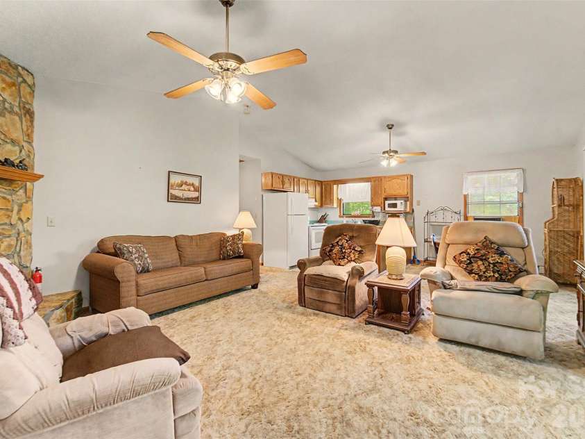 168 Grizzly Ridge, Sylva, NC 28779.  MLS# CAR4387715, YatesRealty ID 29258. 