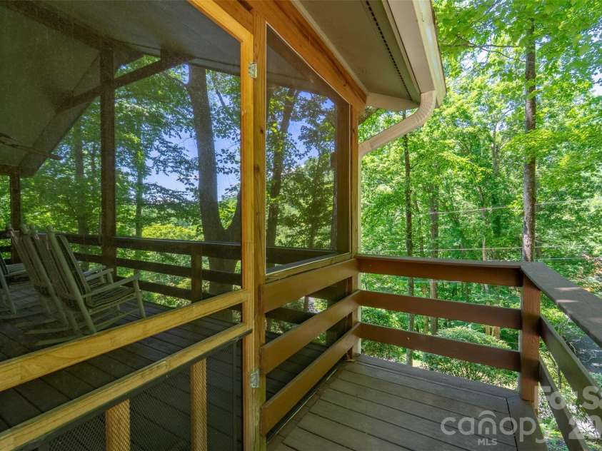 168 Grizzly Ridge, Sylva, NC 28779.  MLS# CAR4387715, YatesRealty ID 29258. 