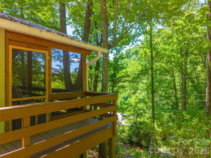 168 Grizzly Ridge, Sylva, NC 28779.  MLS# CAR4387715, YatesRealty ID 29258. 
