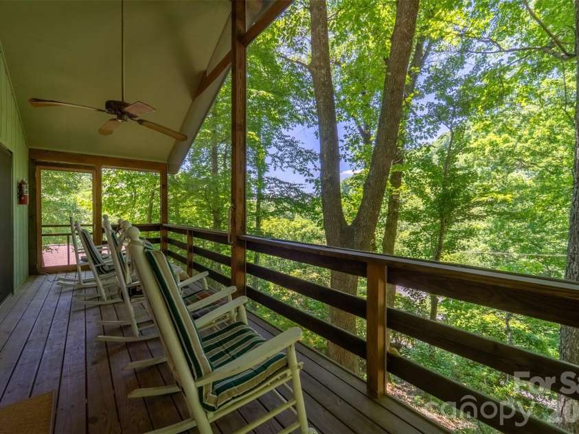 168 Grizzly Ridge, Sylva, NC 28779.  MLS# CAR4387715, YatesRealty ID 29258. 