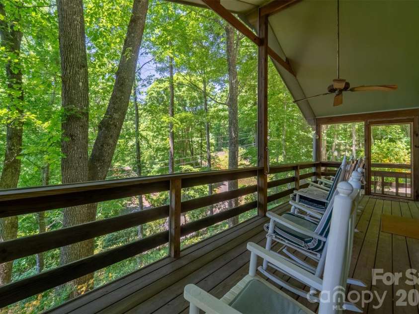 168 Grizzly Ridge, Sylva, NC 28779.  MLS# CAR4387715, YatesRealty ID 29258. 