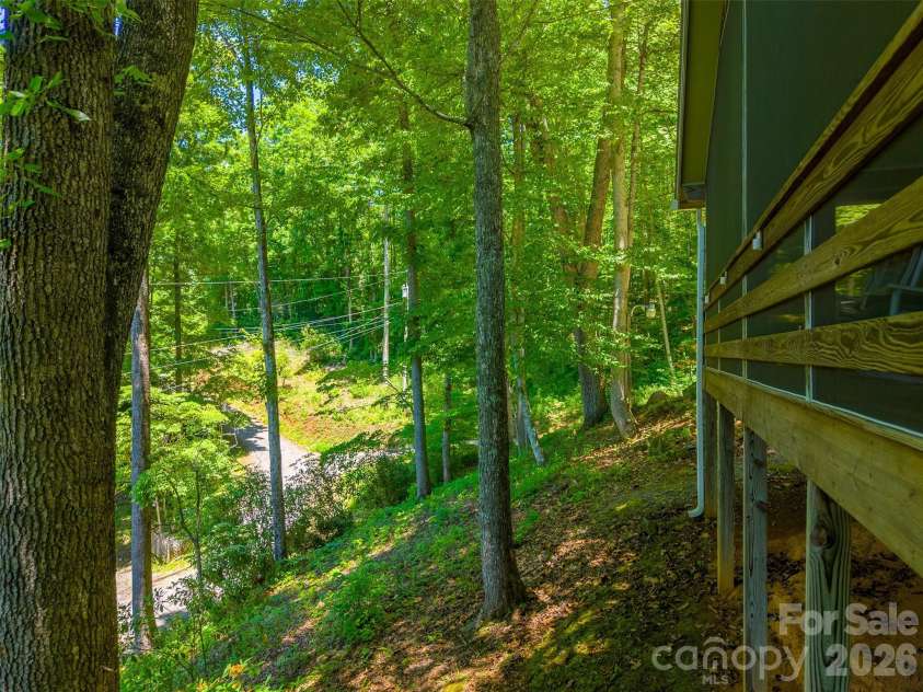 168 Grizzly Ridge, Sylva, NC 28779.  MLS# CAR4387715, YatesRealty ID 29258. 