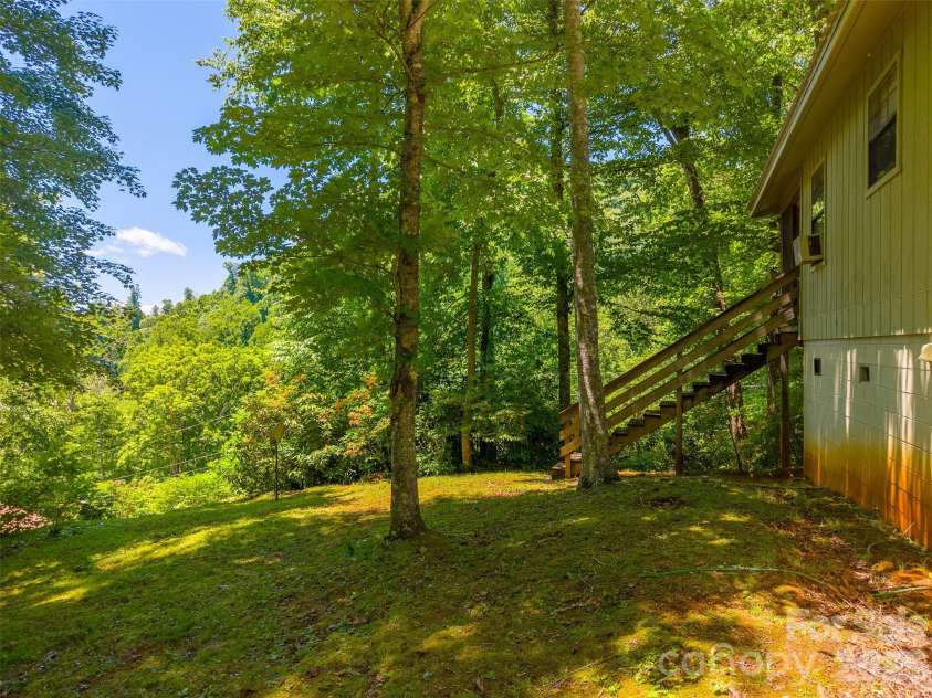 168 Grizzly Ridge, Sylva, NC 28779.  MLS# CAR4387715, YatesRealty ID 29258. 