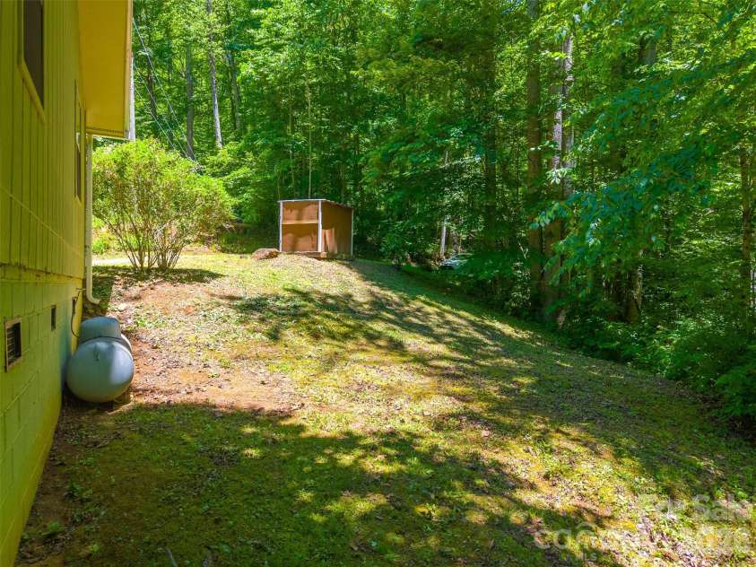 168 Grizzly Ridge, Sylva, NC 28779.  MLS# CAR4387715, YatesRealty ID 29258. 