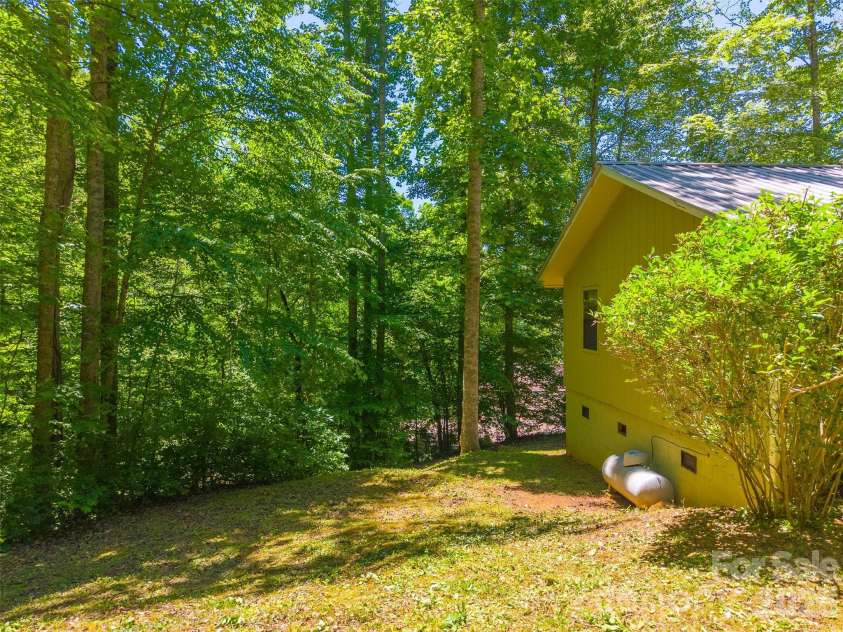 168 Grizzly Ridge, Sylva, NC 28779.  MLS# CAR4387715, YatesRealty ID 29258. 