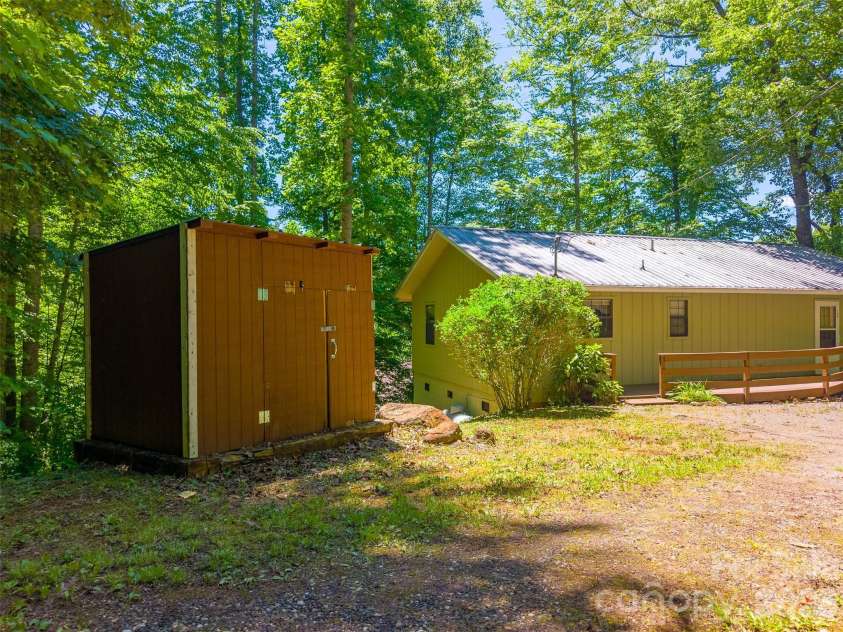 168 Grizzly Ridge, Sylva, NC 28779.  MLS# CAR4387715, YatesRealty ID 29258. 