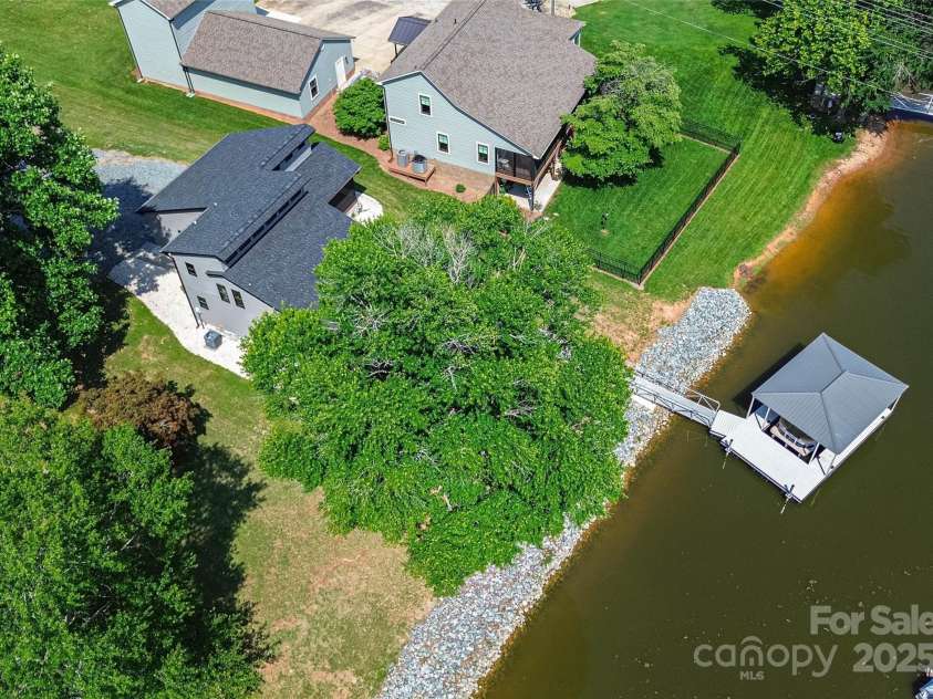 208 Sheppard Point, Lexington, NC 27292.  MLS# CAR4285278, YatesRealty ID 29258. 