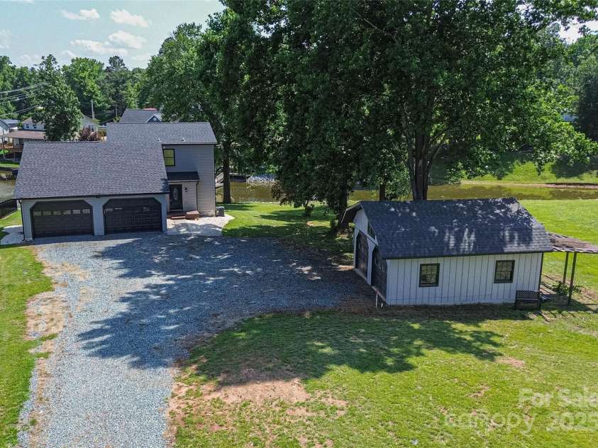 208 Sheppard Point, Lexington, NC 27292.  MLS# CAR4285278, YatesRealty ID 29258. 