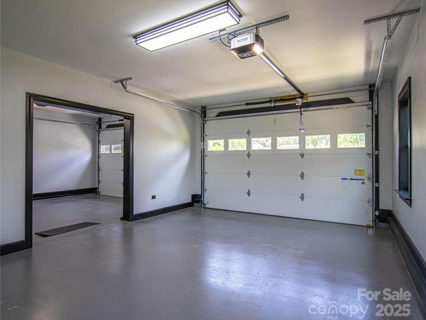 208 Sheppard Point, Lexington, NC 27292.  MLS# CAR4285278, YatesRealty ID 29258. 