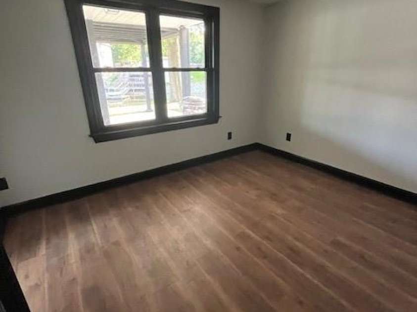 208 Sheppard Point, Lexington, NC 27292.  MLS# CAR4285278, YatesRealty ID 29258. 