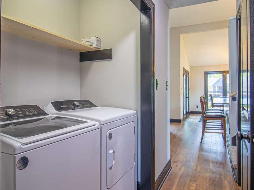 208 Sheppard Point, Lexington, NC 27292.  MLS# CAR4285278, YatesRealty ID 29258. 