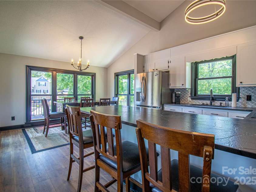 208 Sheppard Point, Lexington, NC 27292.  MLS# CAR4285278, YatesRealty ID 29258. 