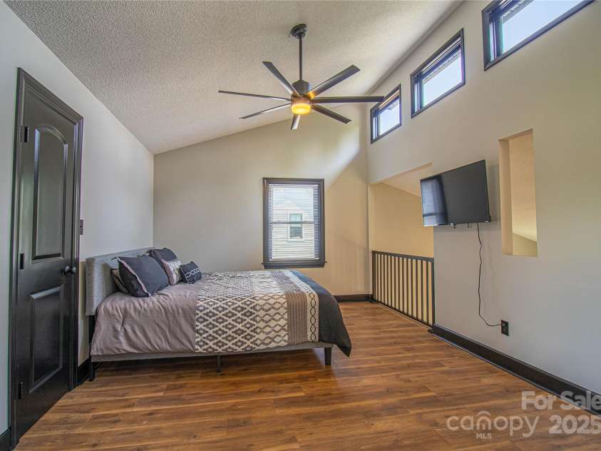 208 Sheppard Point, Lexington, NC 27292.  MLS# CAR4285278, YatesRealty ID 29258. 