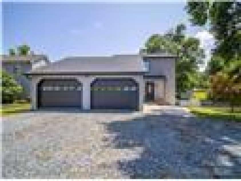 208 Sheppard Point, Lexington, NC 27292.  MLS# CAR4285278, YatesRealty ID 29258. 