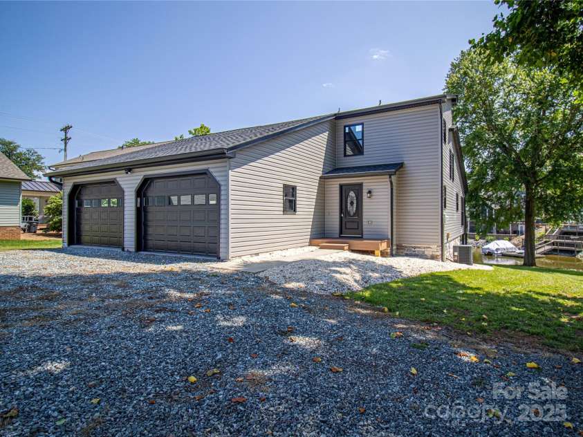 208 Sheppard Point, Lexington, NC 27292.  MLS# CAR4285278, YatesRealty ID 29258. 