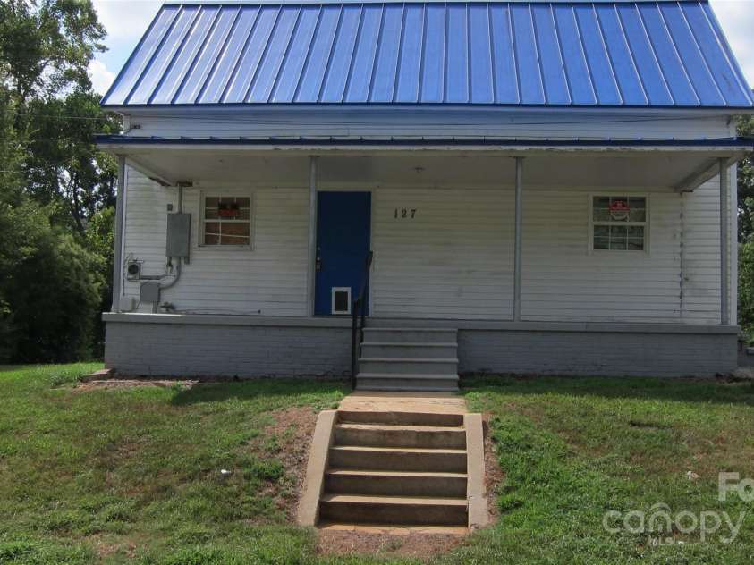 127 Hill Street, Mooresboro, NC 28114.  MLS# CAR4286211, YatesRealty ID 29259. 